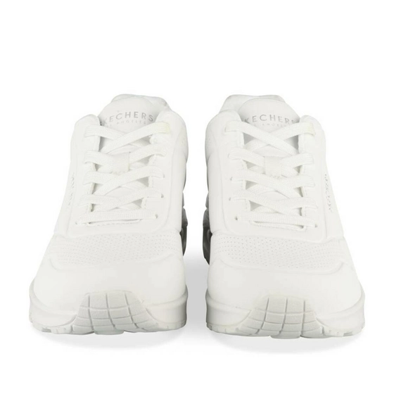 Baskets BLANC SKECHERS Uno Stand On Air