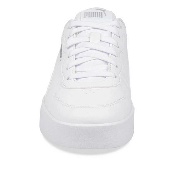 Baskets BLANCHES PUMA Skye Clean