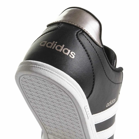 Baskets NOIRES ADIDAS Coneo QT