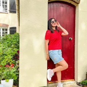 Rose/Rouge le duo de l'été ❣️ On shoppe le look de @stephanie.vdpp ☀️

N'hésitez pas à mentionner @chaussea_officiel et #chaussea sur vos looks pour vous aussi apparaître sur notre compte 😉